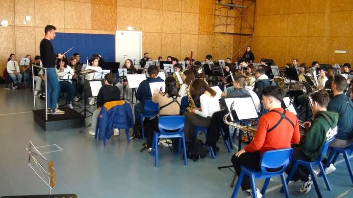 Jovens da Filarmónica Frazoeirense participam no curso de música “Filarmonias” em Ansião Jovens da Filarmónica Frazoeirense participam no curso de música “Filarmonias” em Ansião