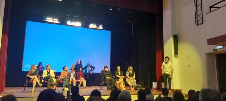 Sucesso na estreia da nova peça do Grupo de Teatro da Sociedade Filarmónica Ferreirense Sucesso na estreia da nova peça do Grupo de Teatro da Sociedade Filarmónica Ferreirense