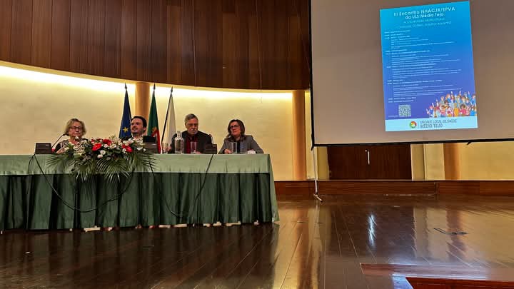Profissionais debatem proteção de crianças, jovens e adultos em contexto multicultural no III Encontro Hospitalar Profissionais debatem proteção de crianças, jovens e adultos em contexto multicultural no III Encontro Hospitalar