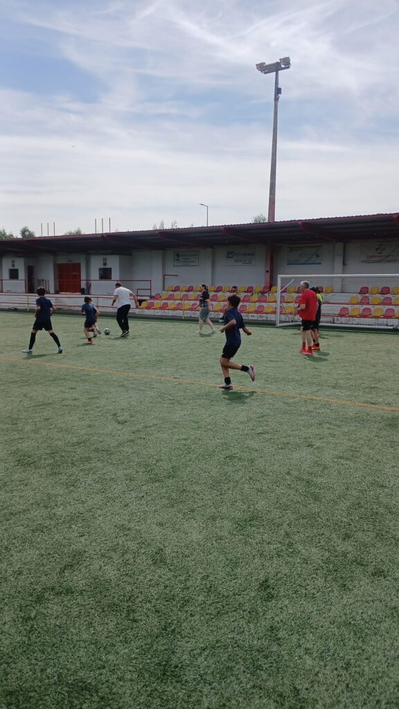 Convívio entre pais e filhos marcou manhã de futebol e alegria em Ferreira do Zêzere Convívio entre pais e filhos marcou manhã de futebol e alegria em Ferreira do Zêzere