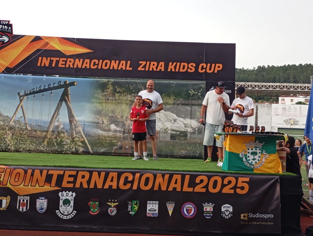 Paços de Ferreira Sub-13 e Académica OAF Sub-12 conquistam a ZiraKidsCup em Alvaiázere ( Fotos e áudio )