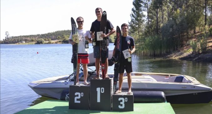 Francisco Simões, 14 anos, faz história em Tomar com vitória surpreendente no Slalom Open na Barragem do Carril