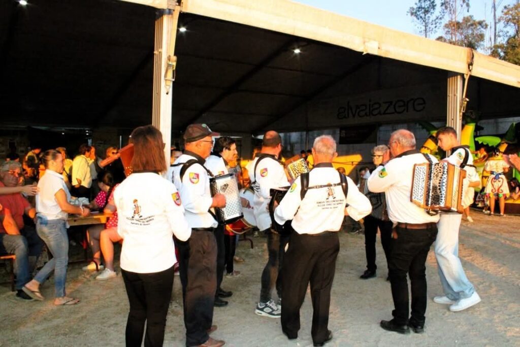 "Viver Ferreira do Zêzere” arranca esta sexta-feira, 8 de agosto com gastronomia, tradição e muita animação "Viver Ferreira do Zêzere” arranca esta sexta-feira, 8 de agosto com gastronomia, tradição e muita animação