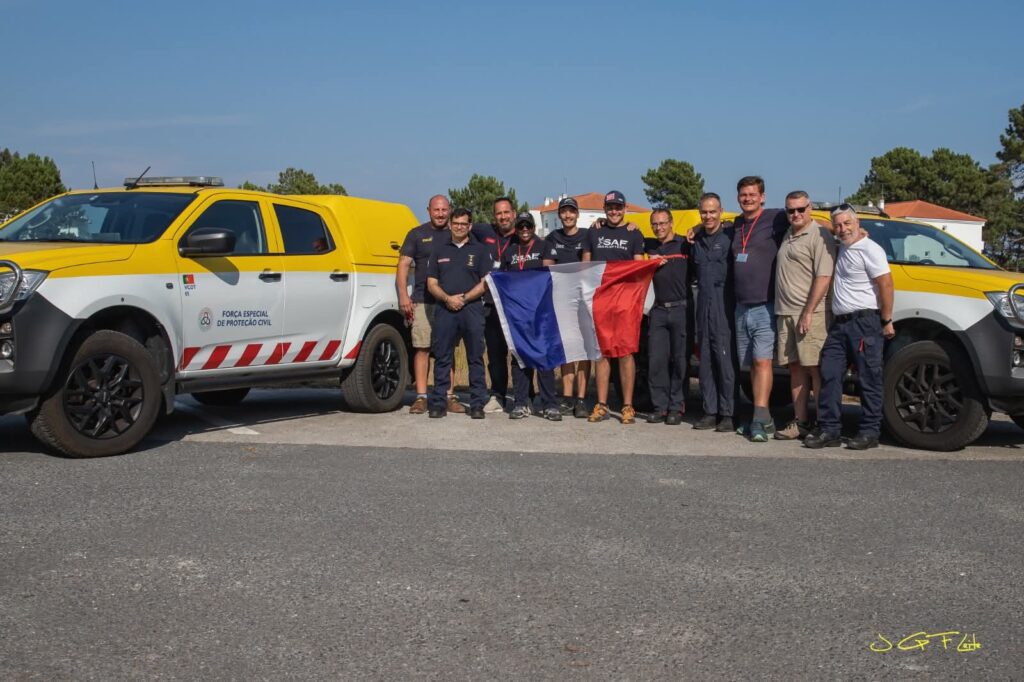 Super Puma regressou a França| Meios aéreos estrangeiros mantêm operação em Portugal até sexta-feira Super Puma regressou a França| Meios aéreos estrangeiros mantêm operação em Portugal até sexta-feira