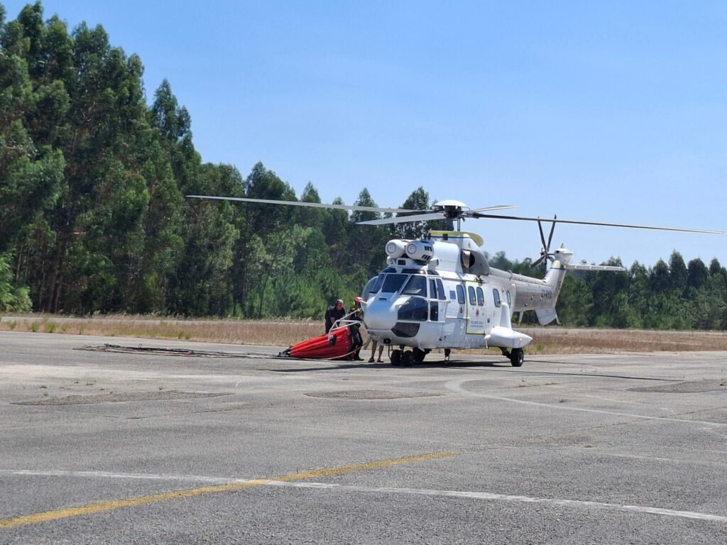 Super Puma regressou a França| Meios aéreos estrangeiros mantêm operação em Portugal até sexta-feira Super Puma regressou a França| Meios aéreos estrangeiros mantêm operação em Portugal até sexta-feira