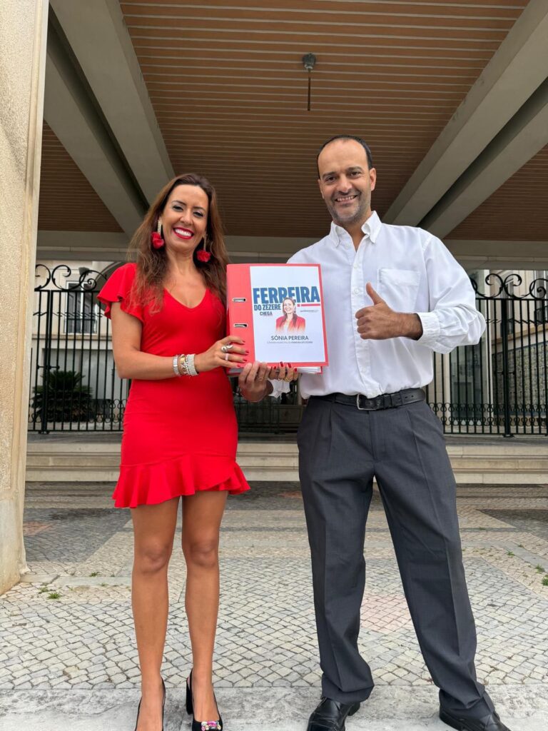 "Chega" entrega listas de candidatura e avança com corrida à Câmara Municipal de Ferreira do Zêzere "Chega" entrega listas de candidatura e avança com corrida à Câmara Municipal de Ferreira do Zêzere