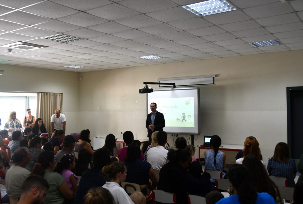 Início do Ano Letivo decorre dentro da normalidade no Agrupamento de Escolas de Ferreira do Zêzere Início do Ano Letivo decorre dentro da normalidade no Agrupamento de Escolas de Ferreira do Zêzere