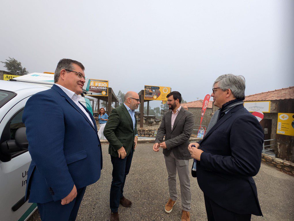 Ministro Miguel Pinto Luz visitou Vila de Rei no âmbito da deslocação pela EN2 Ministro Miguel Pinto Luz visitou Vila de Rei no âmbito da deslocação pela EN2