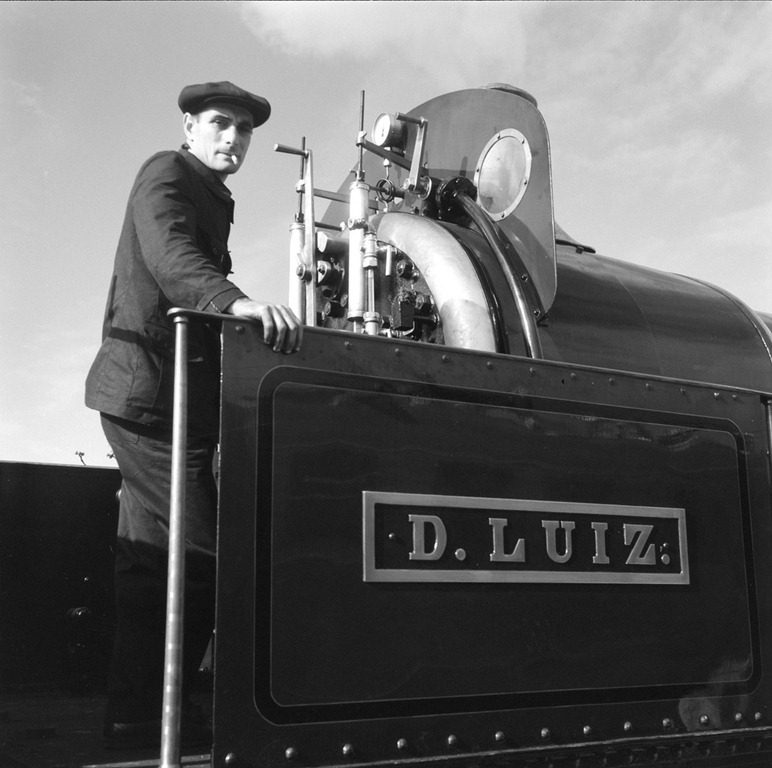Primeira linha de caminho de ferro em Portugal foi inaugurada a 28 de outubro de 1856