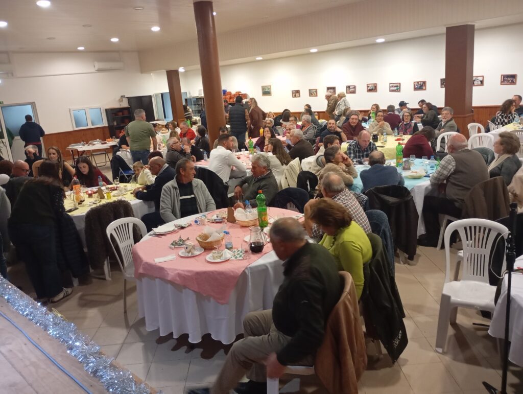Dornes recebeu mais de 100 pessoas para ouvir cantar o Fado