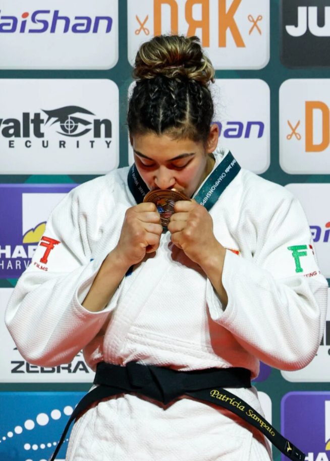 Tomarense Patrícia Sampaio é número um do mundo no -78kg
