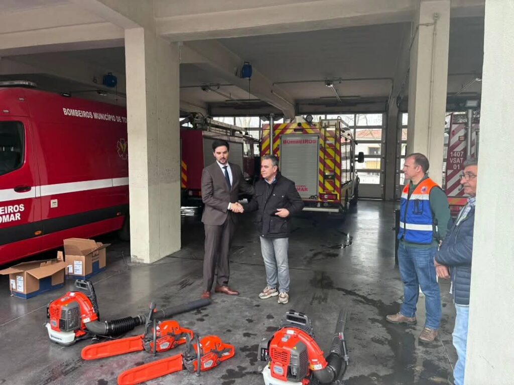 Município de Tomar recebe equipamentos para apoiar recuperação pós-tempestade Município de Tomar recebe equipamentos para apoiar recuperação pós-tempestade