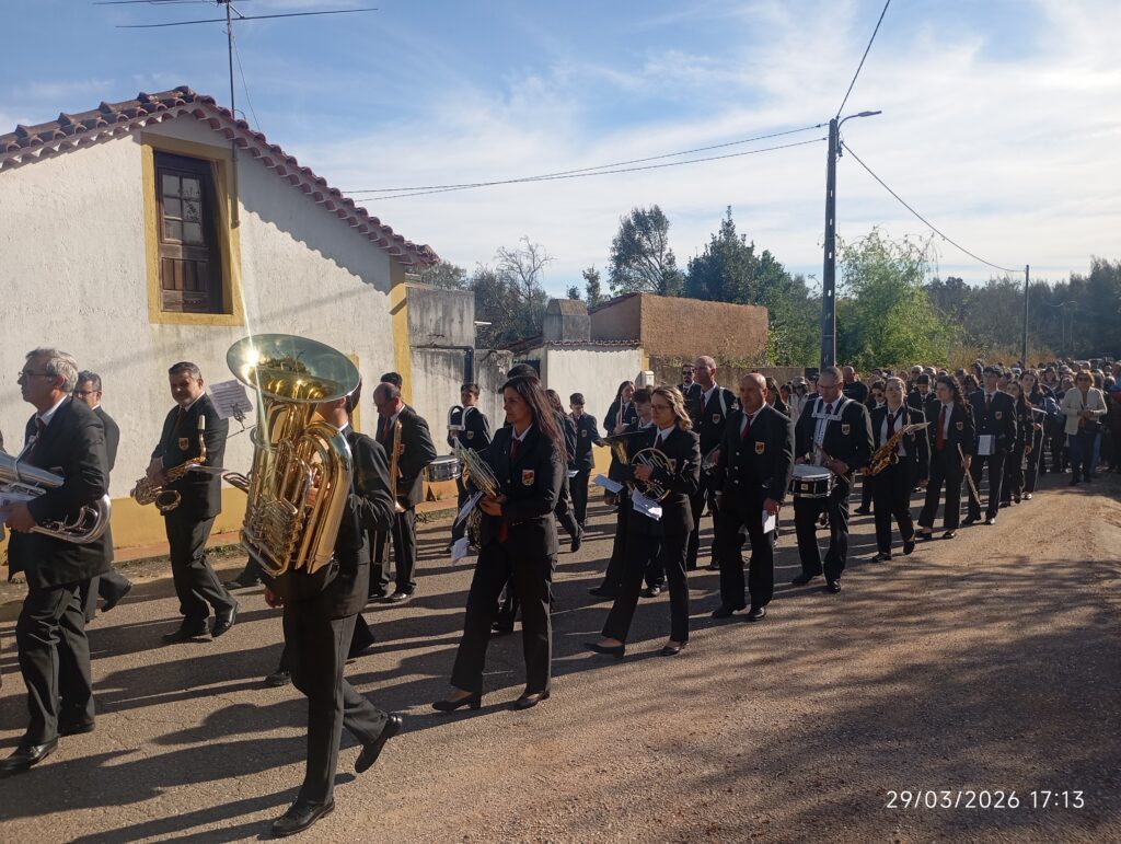 Via-Sacra rumo a Dornes presidida pelo Cónego Inácio Soares