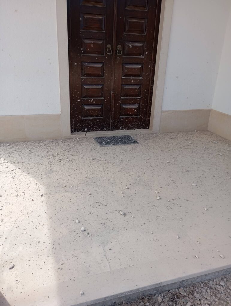 F. Zêzere: Paróquia de Águas Belas denuncia atos de vandalismo no adro da Igreja