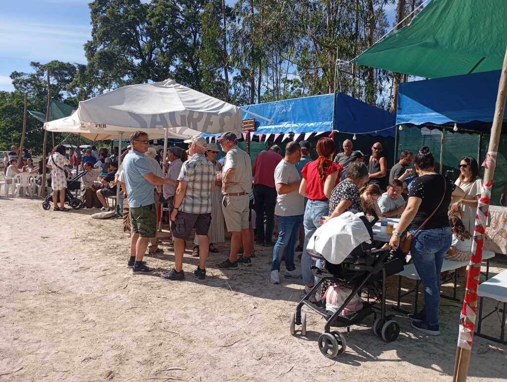 Feira da Cereja supera expectativas e confirma sucesso do novo recinto em Cruz dos Canastreiros Feira da Cereja supera expectativas e confirma sucesso do novo recinto em Cruz dos Canastreiros
