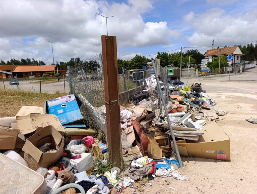 Vereadores do PSD alertaram para deposição ilegal de resíduos em terreno municipal na Gravulha
