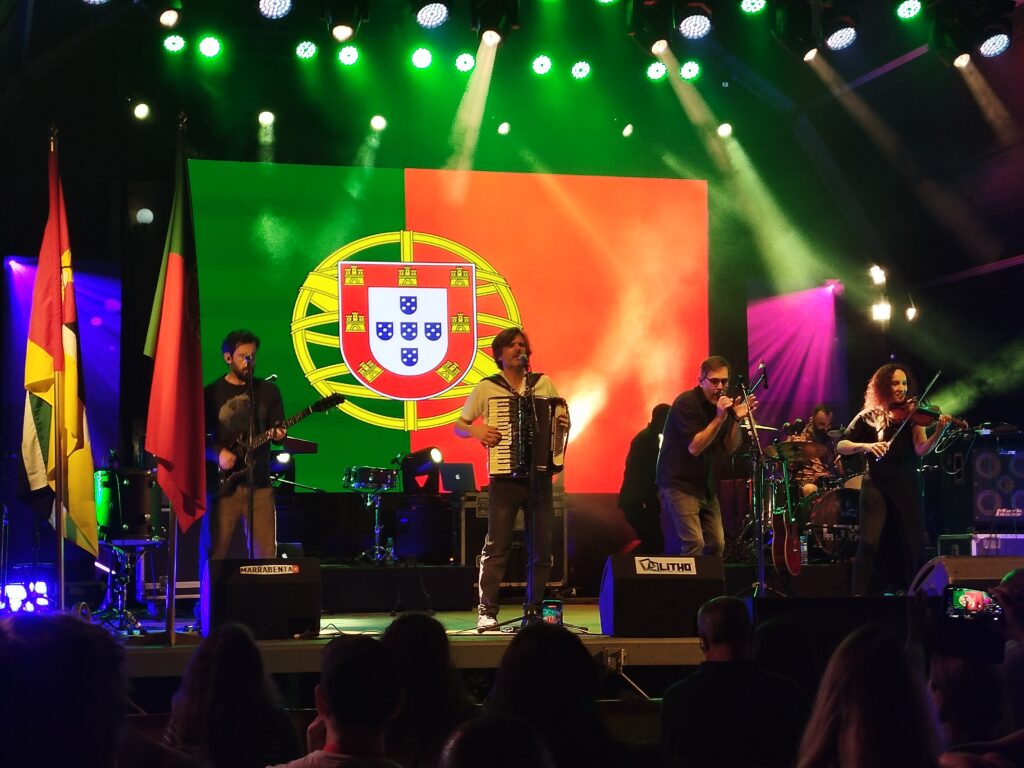A banda de Tomar "Quinta do Bill" emociona Maputo na Festa de Portugal