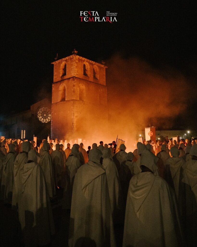 Grande Cortejo Noturno voltou a fazer reviver a história na Festa Templária de Tomar Grande Cortejo Noturno voltou a fazer reviver a história na Festa Templária de Tomar