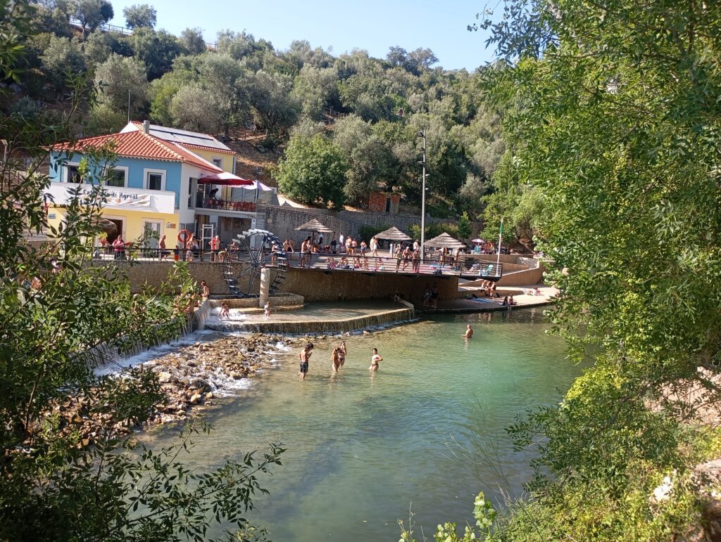 Praia Fluvial do Agroal volta a conquistar Bandeira Azul, Praia Acessível e Bandeira de Ouro Praia Fluvial do Agroal volta a conquistar Bandeira Azul, Praia Acessível e Bandeira de Ouro