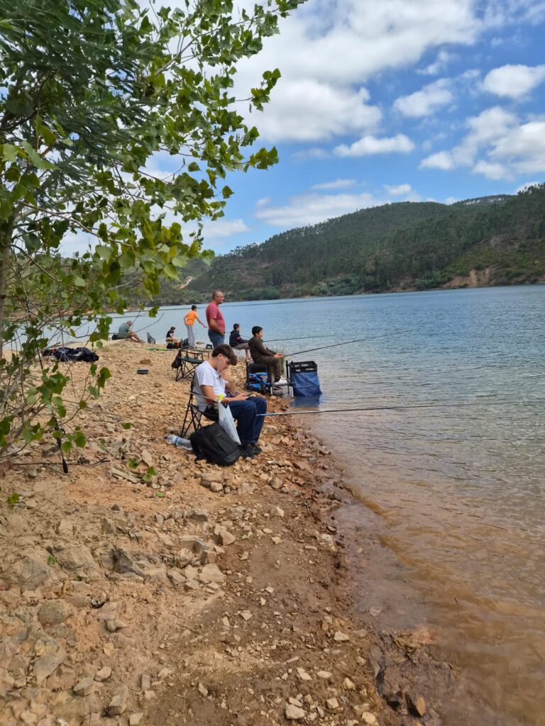"Pesca para Pais e Filhos" voltou a reunir famílias em Ferreira do Zêzere "Pesca para Pais e Filhos" voltou a reunir famílias em Ferreira do Zêzere