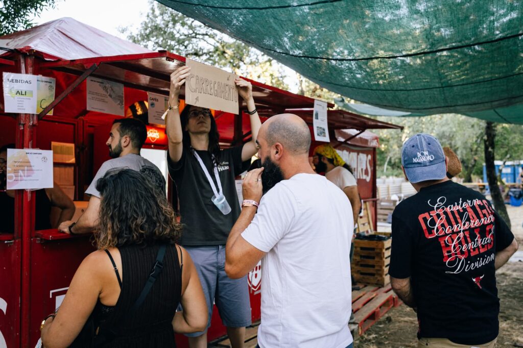 Festival BONS SONS celebra 20 anos e volta a transformar Cem Soldos na capital da música portuguesa Festival BONS SONS celebra 20 anos e volta a transformar Cem Soldos na capital da música portuguesa