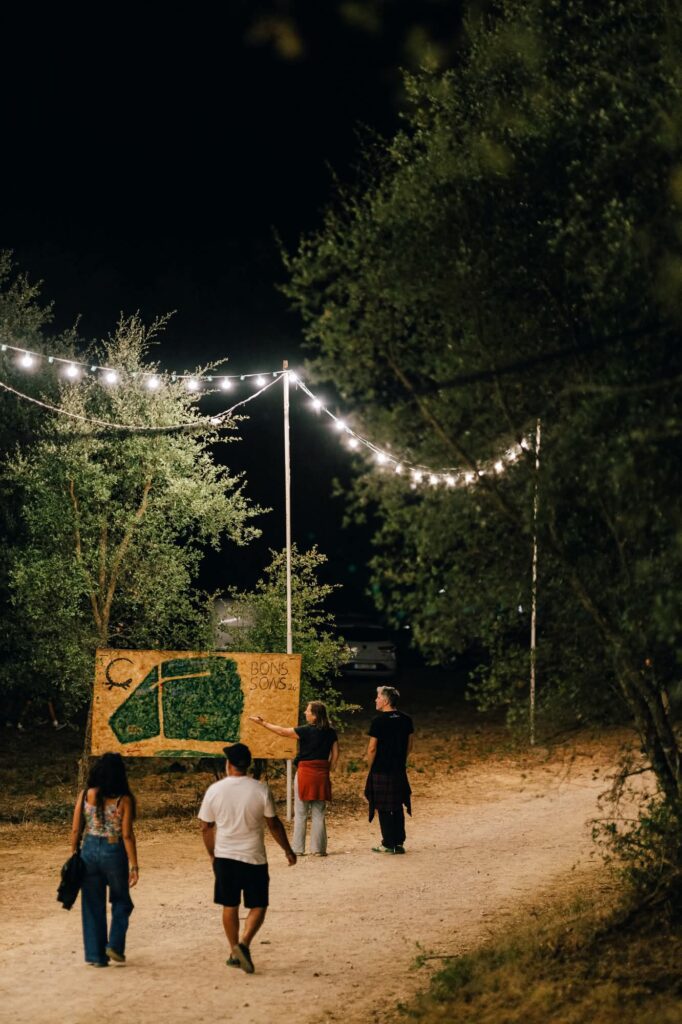 Festival BONS SONS celebra 20 anos e volta a transformar Cem Soldos na capital da música portuguesa Festival BONS SONS celebra 20 anos e volta a transformar Cem Soldos na capital da música portuguesa