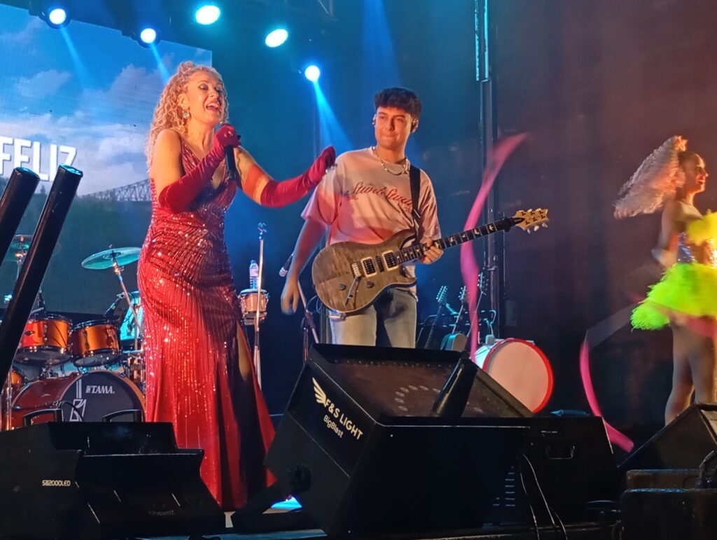 Rebeca voltou à festa de Carvalhais com espetáculo cheio de emoção Rebeca voltou à festa de Carvalhais com espetáculo cheio de emoção