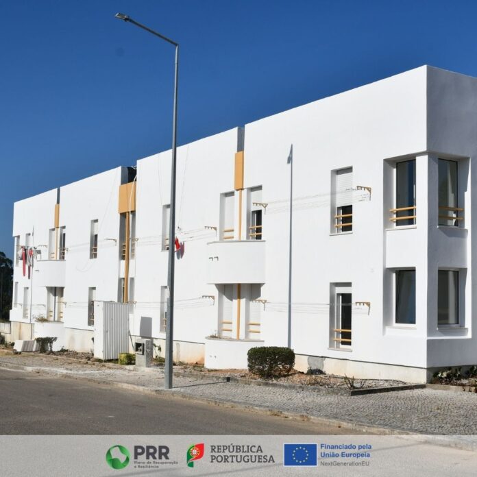 Município de Ferreira do Zêzere entrega mais dois apartamentos requalificados no Bairro Social