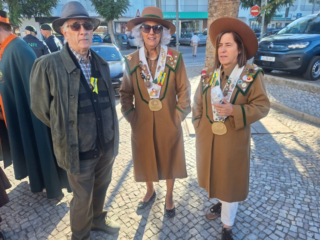 Confraria do Chícharo de Alvaiázere marcou presença no VI Capítulo da Confraria do Frango da Guia