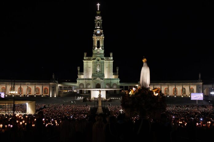 Fátima voltou a receber milhares de peregrinos na celebração de Outubro
