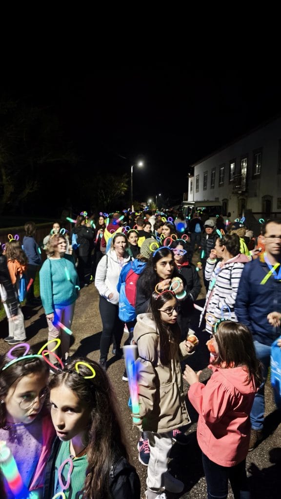 Muita cor e animação na Caminhada Luminosa dos Escuteiros de Ferreira do Zêzere