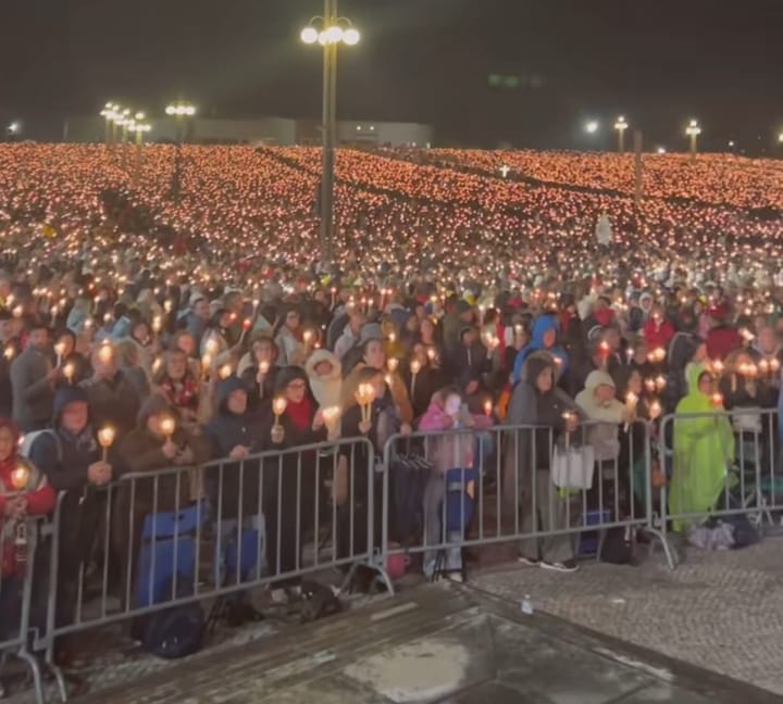 Mais de 200 mil fiéis em Fátima na primeira peregrinação após a eleição do Papa Leão XIV