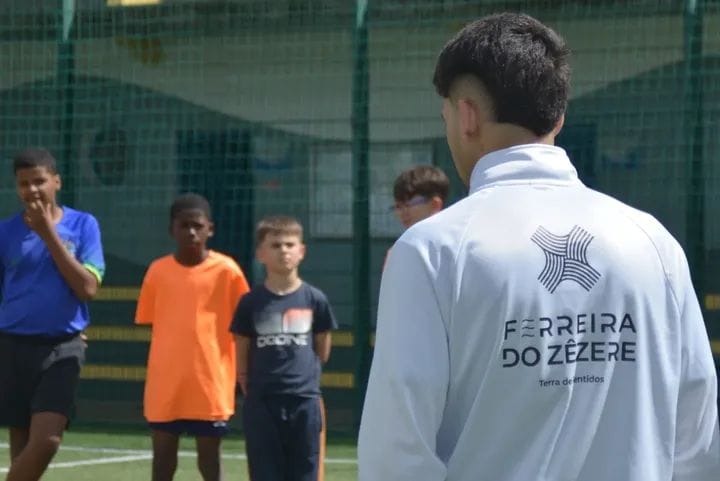 Futsal do SCFZ e Desporto Escolar de Tomar, unem-se em momento de lazer Futsal do SCFZ e Desporto Escolar de Tomar, unem-se em momento de lazer