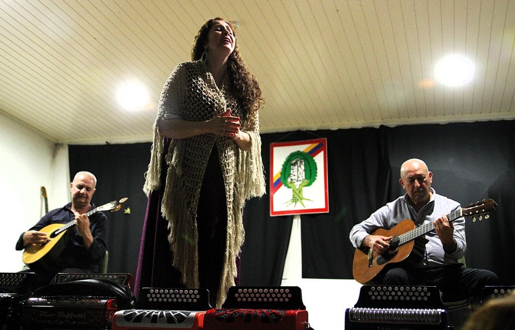 Noite cultural enche Associação de Dornes
