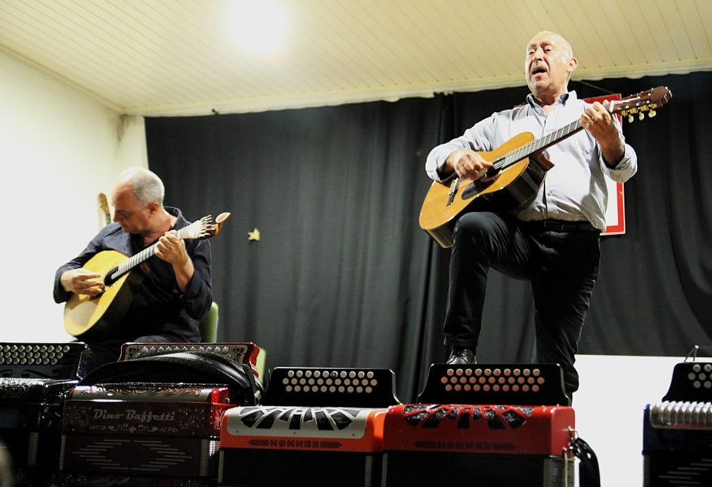 Noite cultural enche Associação de Dornes