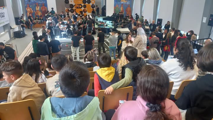Alunos do Centro Escolar de Ferreira do Zêzere exploram o mundo da robótica no Campeonato 2025