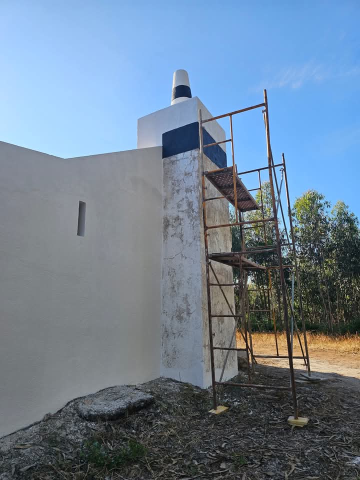 Capela de S. Saturnino de cara lavada pelas mãos da " devoção "