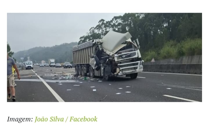 Autocarro com crianças colidiu com viatura pesada na A8: Helicóptero do INEM acionado