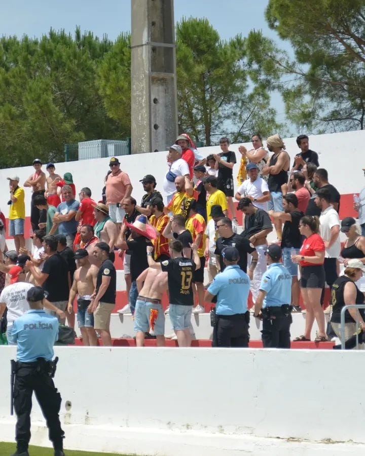 Sport Club Ferreira do Zêzere recebido em clima de festa pelos adeptos para a celebração da Dobradinha