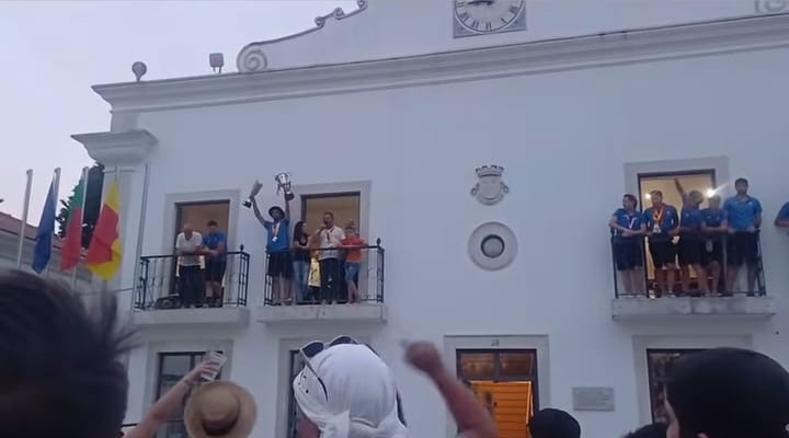 Sport Club Ferreira do Zêzere recebido em clima de festa pelos adeptos para a celebração da Dobradinha