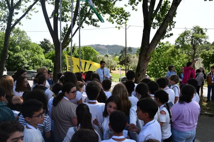 Ferreira do Zêzere hasteia bandeira "Escola Amiga dos Direitos Humanos" na Escola Pedro Ferreiro