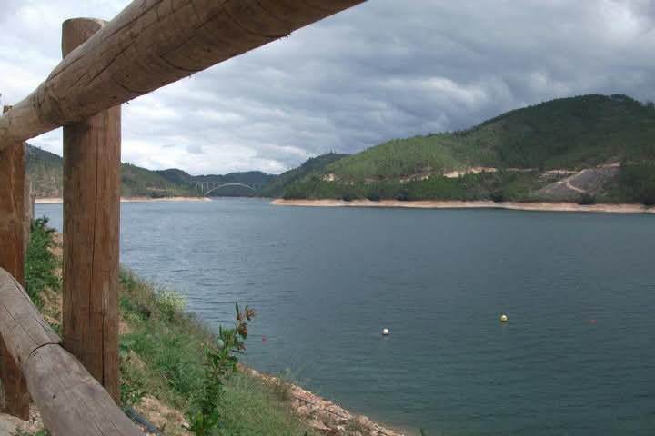 Quercus dá Galardão “Qualidade de Ouro” à Praia Fluvial da Castanheira / Lago Azul