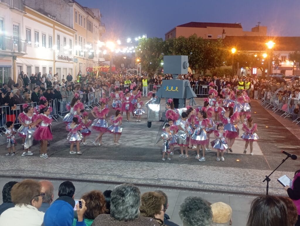 "Verão Ferreira do Zêzere" traz de volta as Marchas Populares esta noite "Verão Ferreira do Zêzere" traz de volta as Marchas Populares esta noite