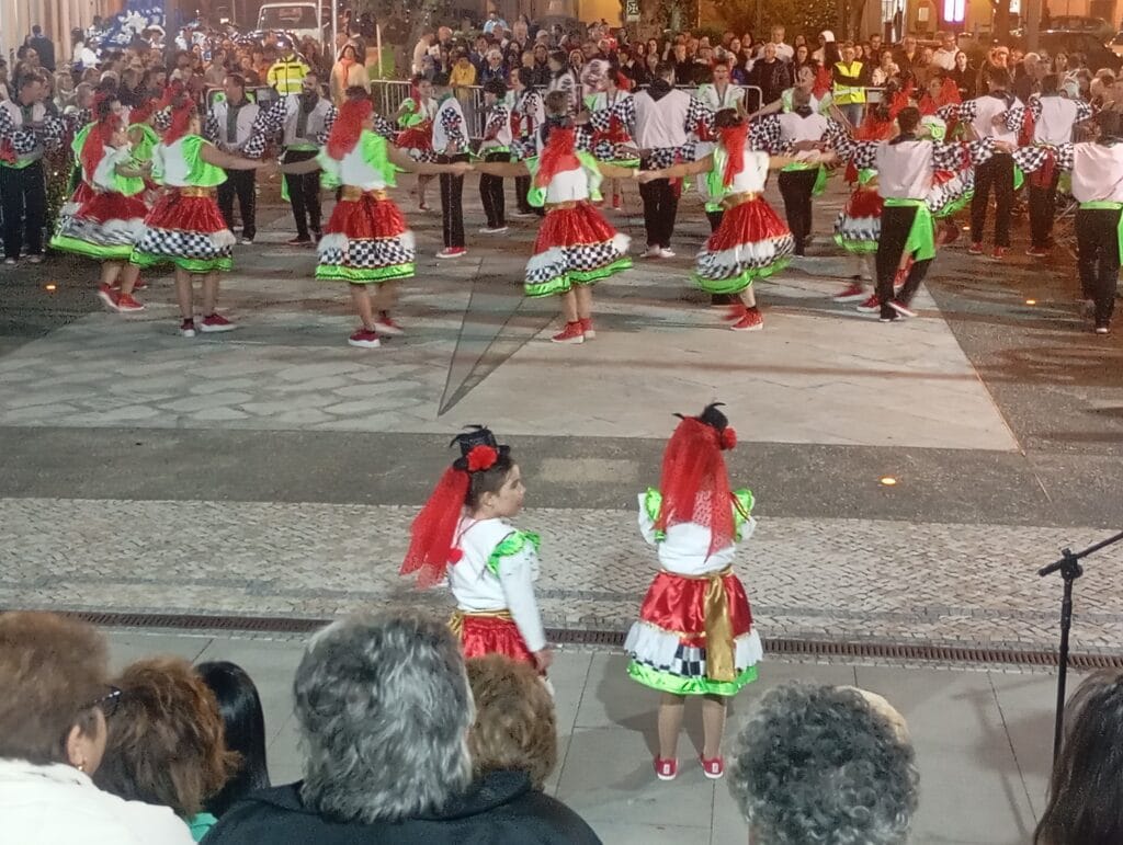 Recorde a noite das Marchas Populares de Ferreira do Zêzere depois das 19horas no ERZ Recorde a noite das Marchas Populares de Ferreira do Zêzere depois das 19horas no ERZ