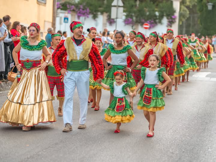 Tomar encheu-se de cor e tradição com o "brilho" das Marchas Populares