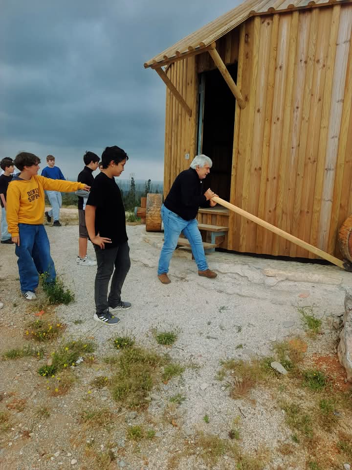 Alunos do 7.º ano descobrem o património de Avecasta em visita promovida pela Fundação Maria Dias Ferreira