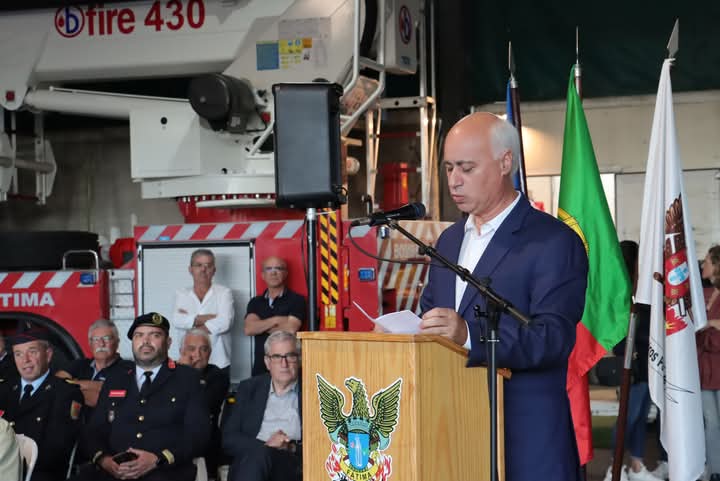 Bombeiros de Fátima assinalam 22.º aniversário com assinatura de protocolo para novo quartel Bombeiros de Fátima assinalam 22.º aniversário com assinatura de protocolo para novo quartel