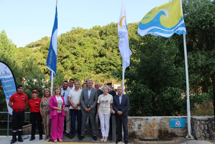 Praia do Agroal galardoada com Bandeira Azul, Bandeira Praia Acessível e Bandeira de Ouro