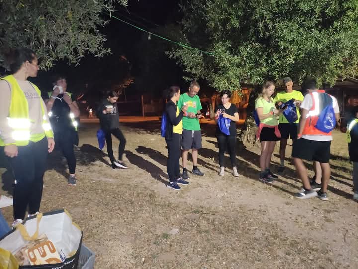 Caminhada Noturna dos Escuteiros de Caxarias foi animada pelos Smurfs