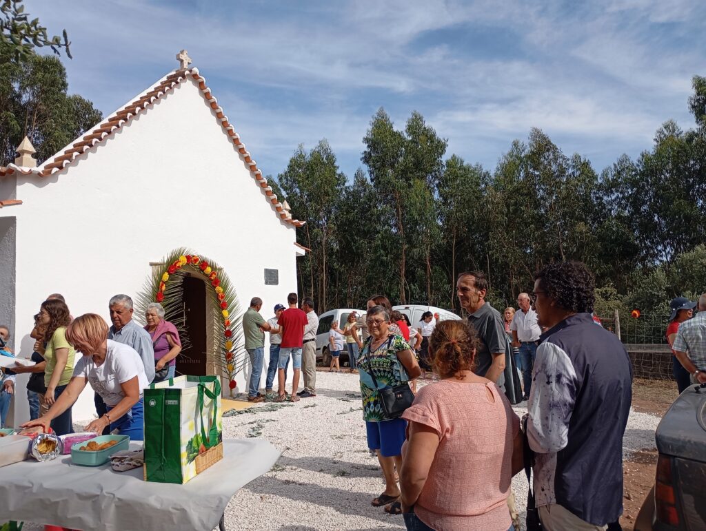 Areias: Paroquianos celebraram obras do restauro exterior da Capela de São Saturnino em ambiente de festa